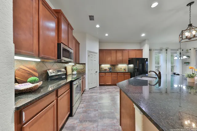 $479,900 | 10811 Newcroft Place, Helotes, TX 78023