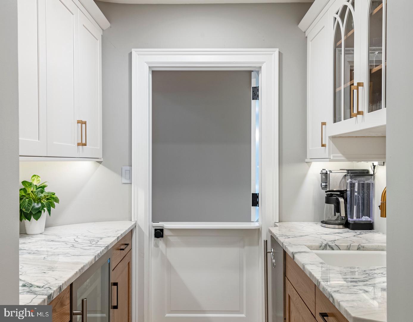 1504 Old Mill Road Reading, PA 19610 - Photo 11 of 77 Butler's station with Dutch Door