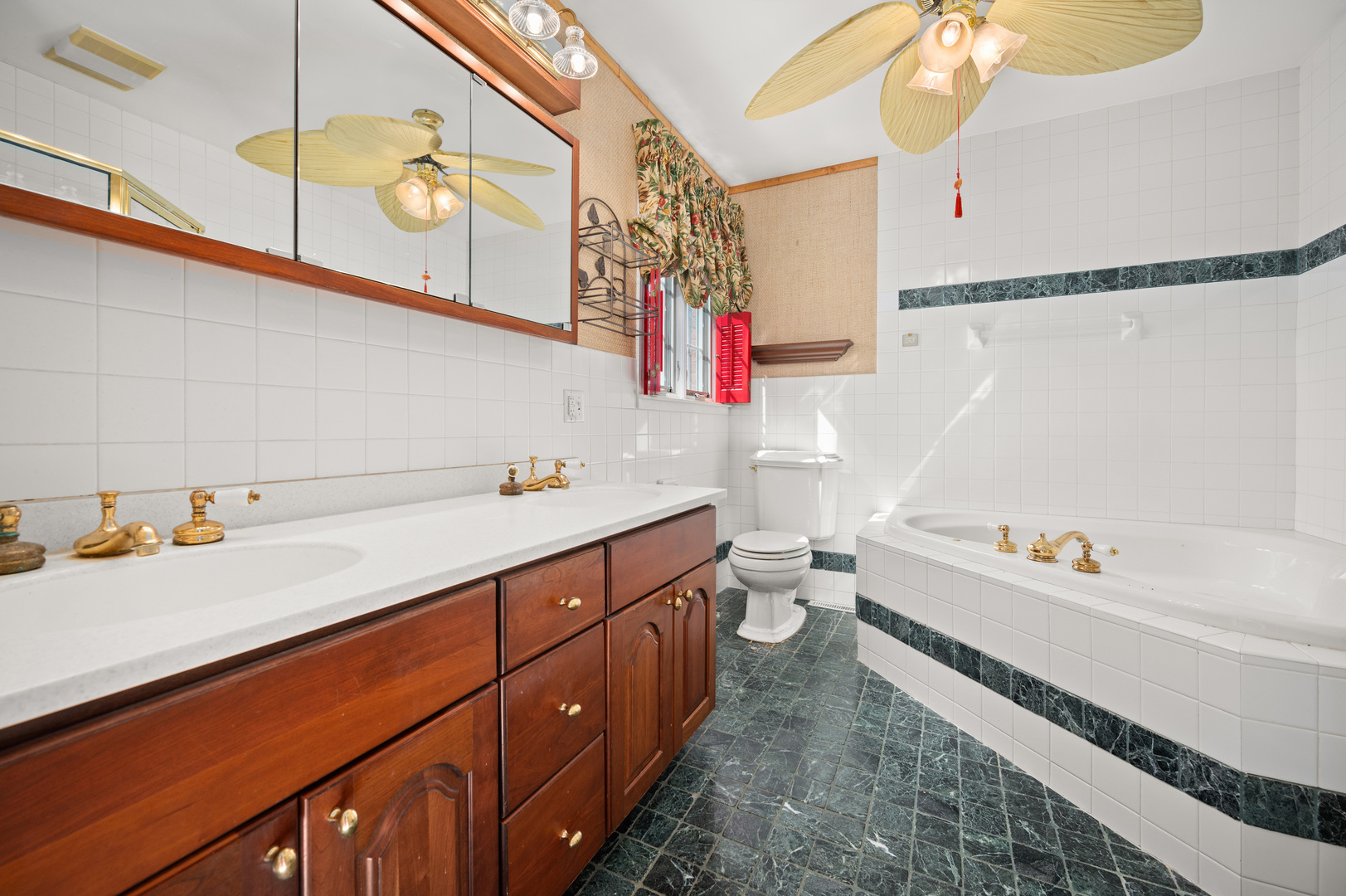 1017 Fisk Road Compton, IL 61318 - Photo 38 of 60 a bathroom with a sink and a bathtub
