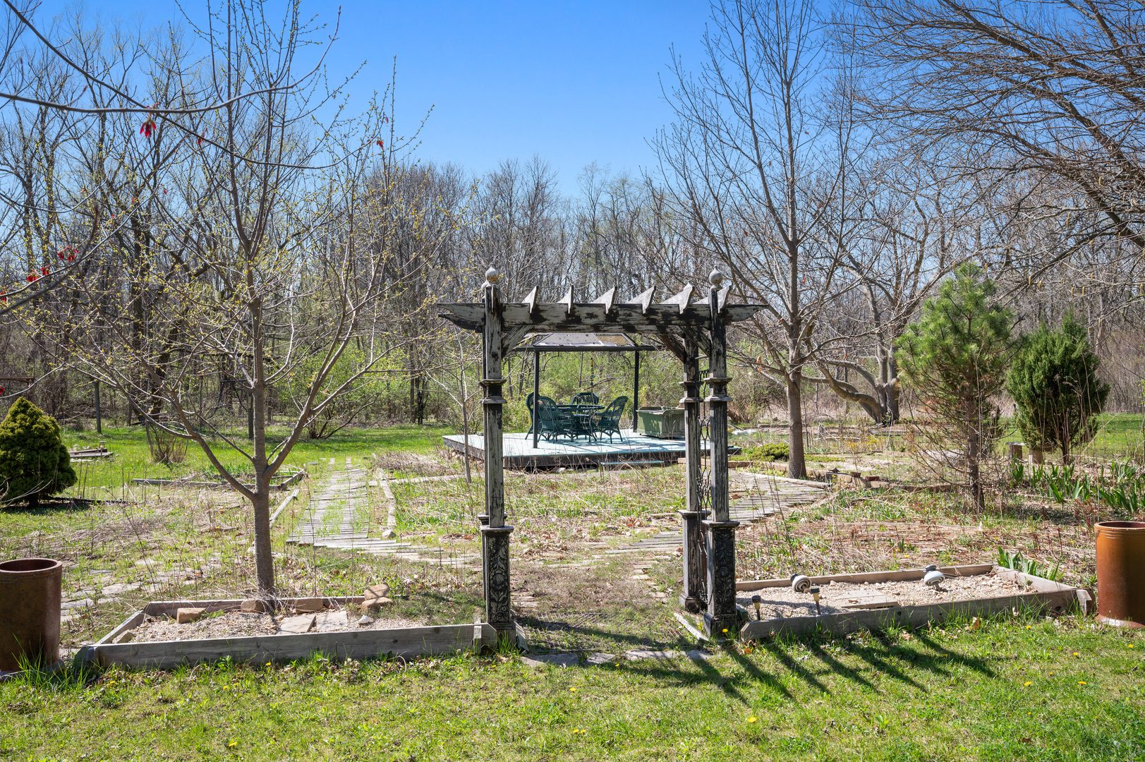 1017 Fisk Road Compton, IL 61318 - Photo 54 of 60 a view of a garden