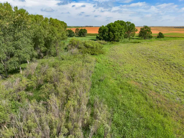 $592,000 | 320 Ac, Lakeview, TX 79239