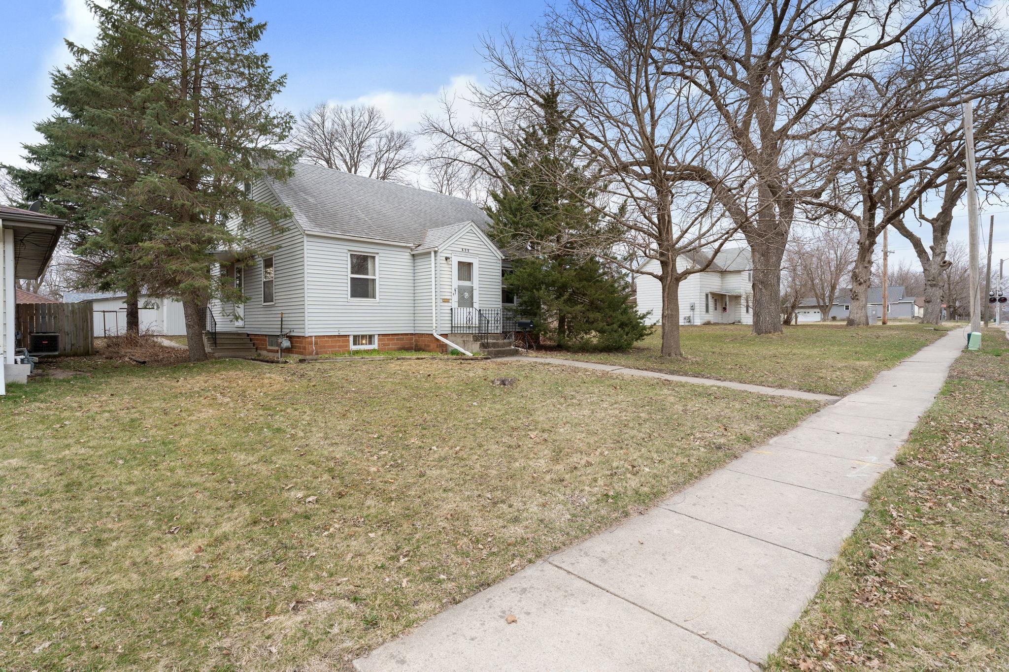 608 8th Street Southeast Waseca, MN 56093 - Photo 15 of 69