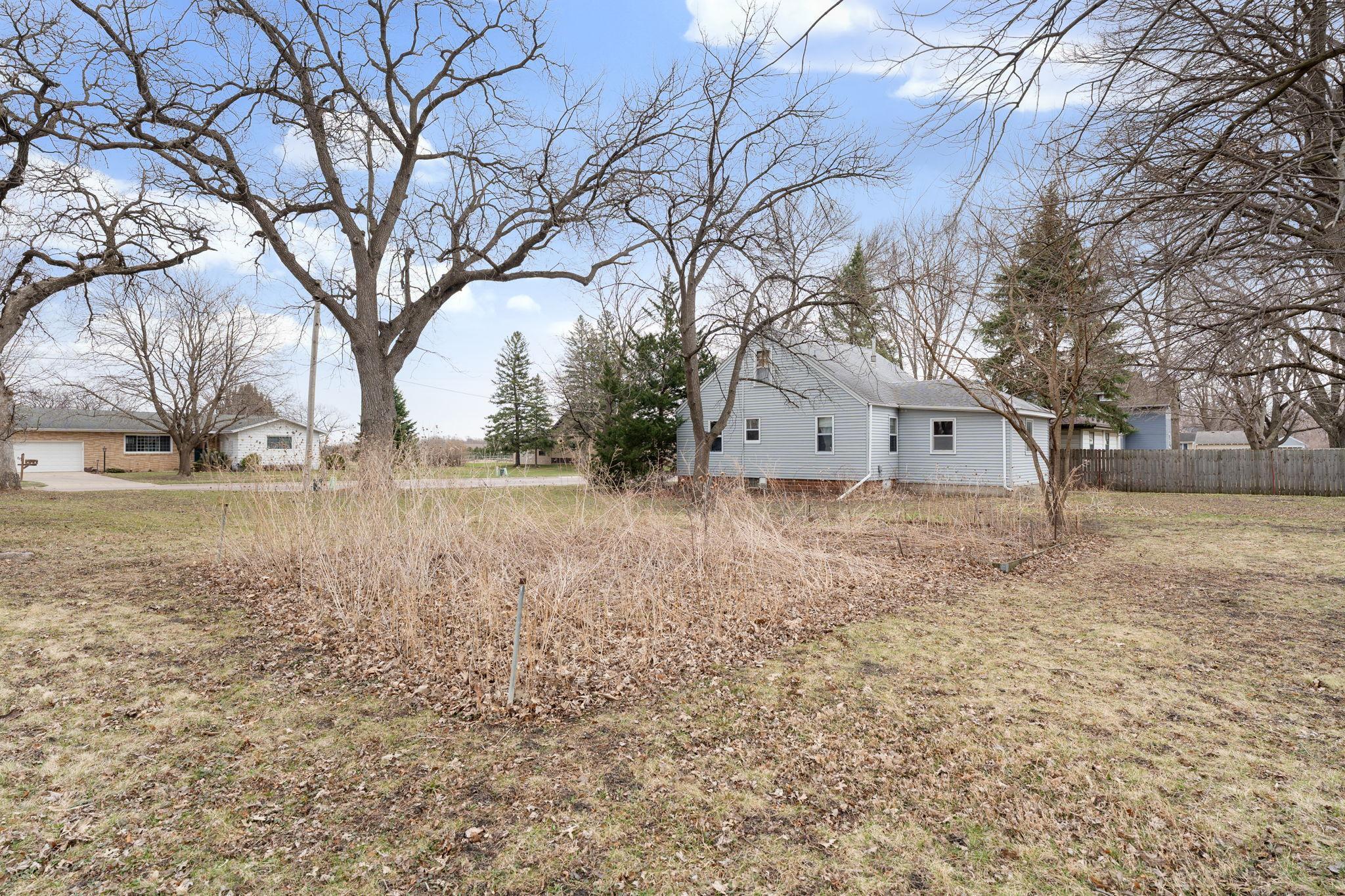 608 8th Street Southeast Waseca, MN 56093 - Photo 5 of 69
