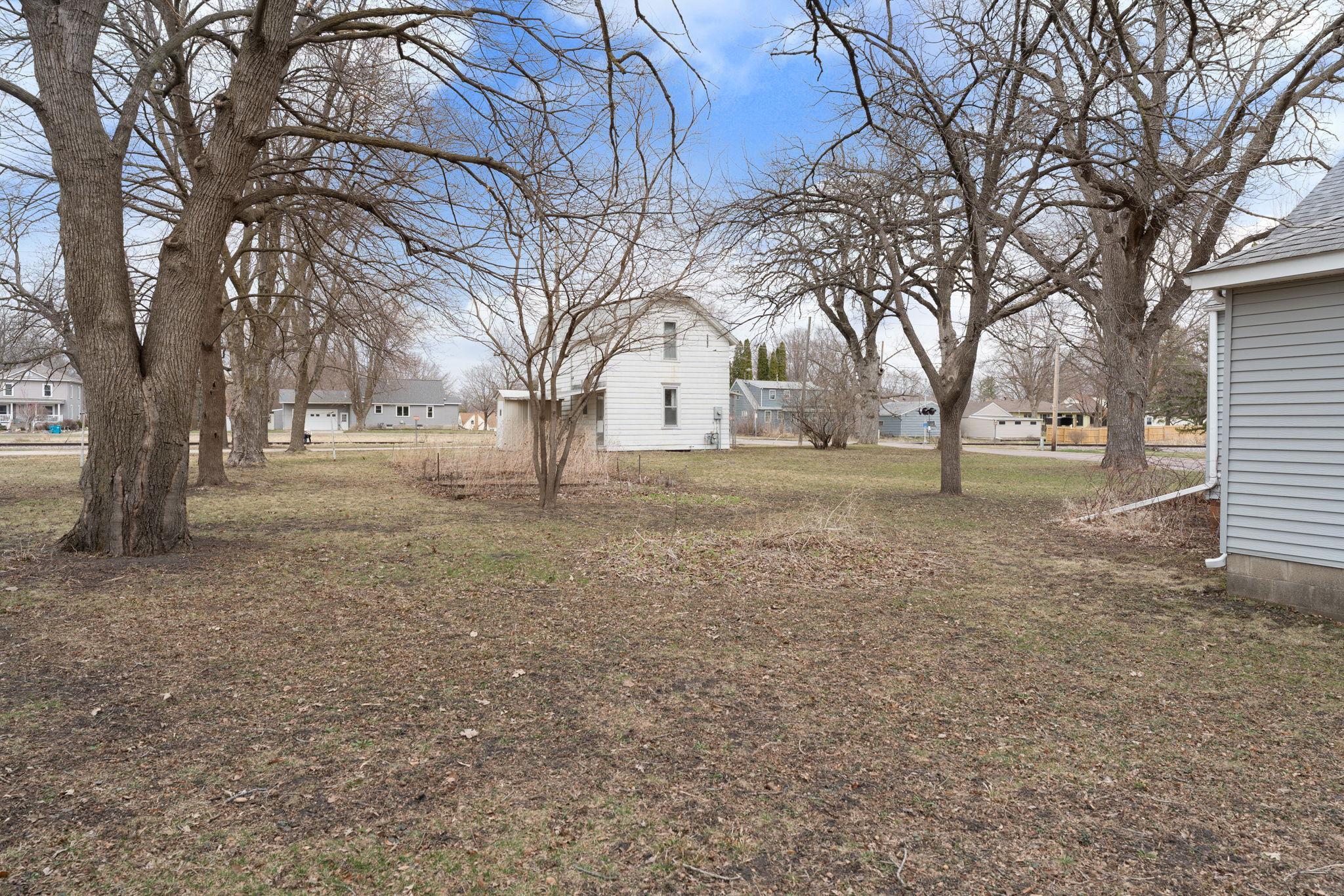 608 8th Street Southeast Waseca, MN 56093 - Photo 10 of 69