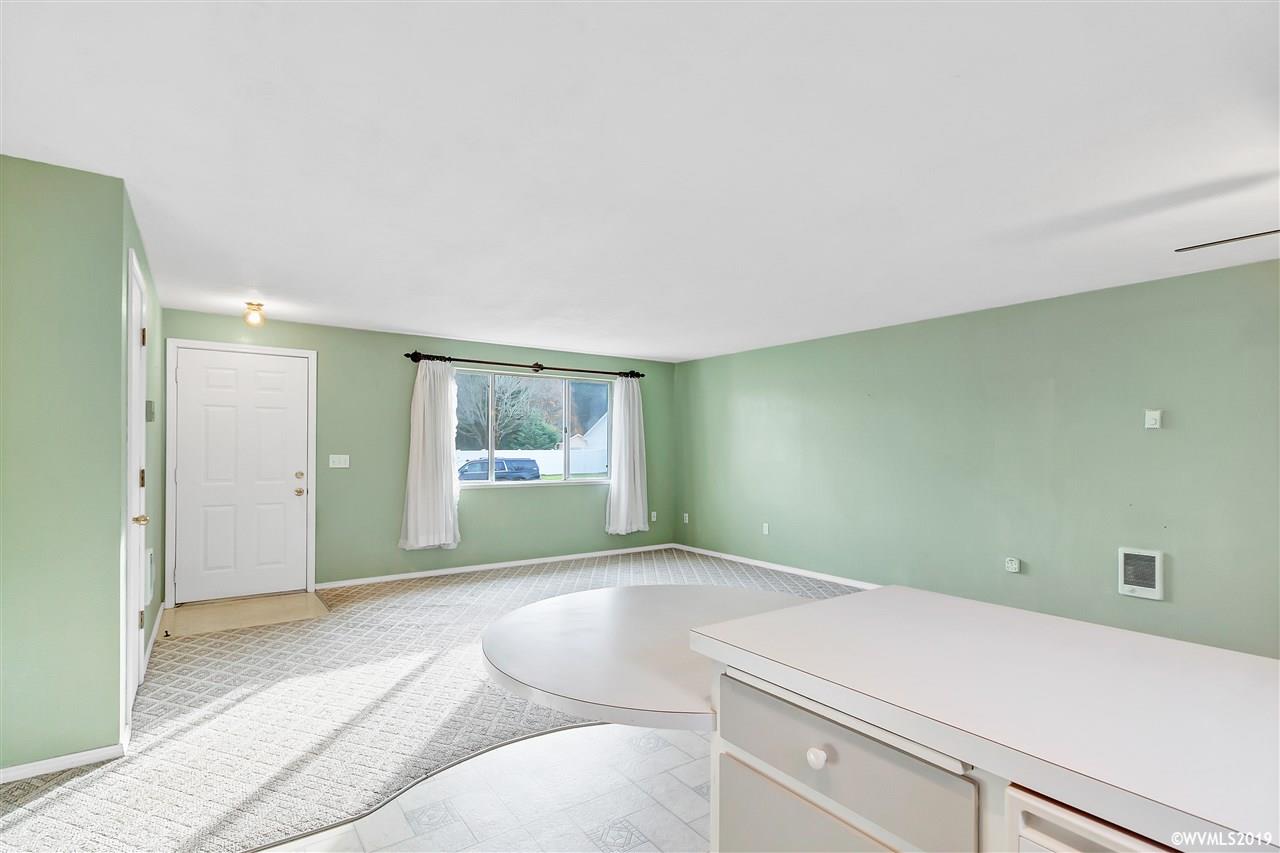 636 Southwest Natalie Street Dallas, OR 97338 - Photo 10 of 28 Gallery Image 10