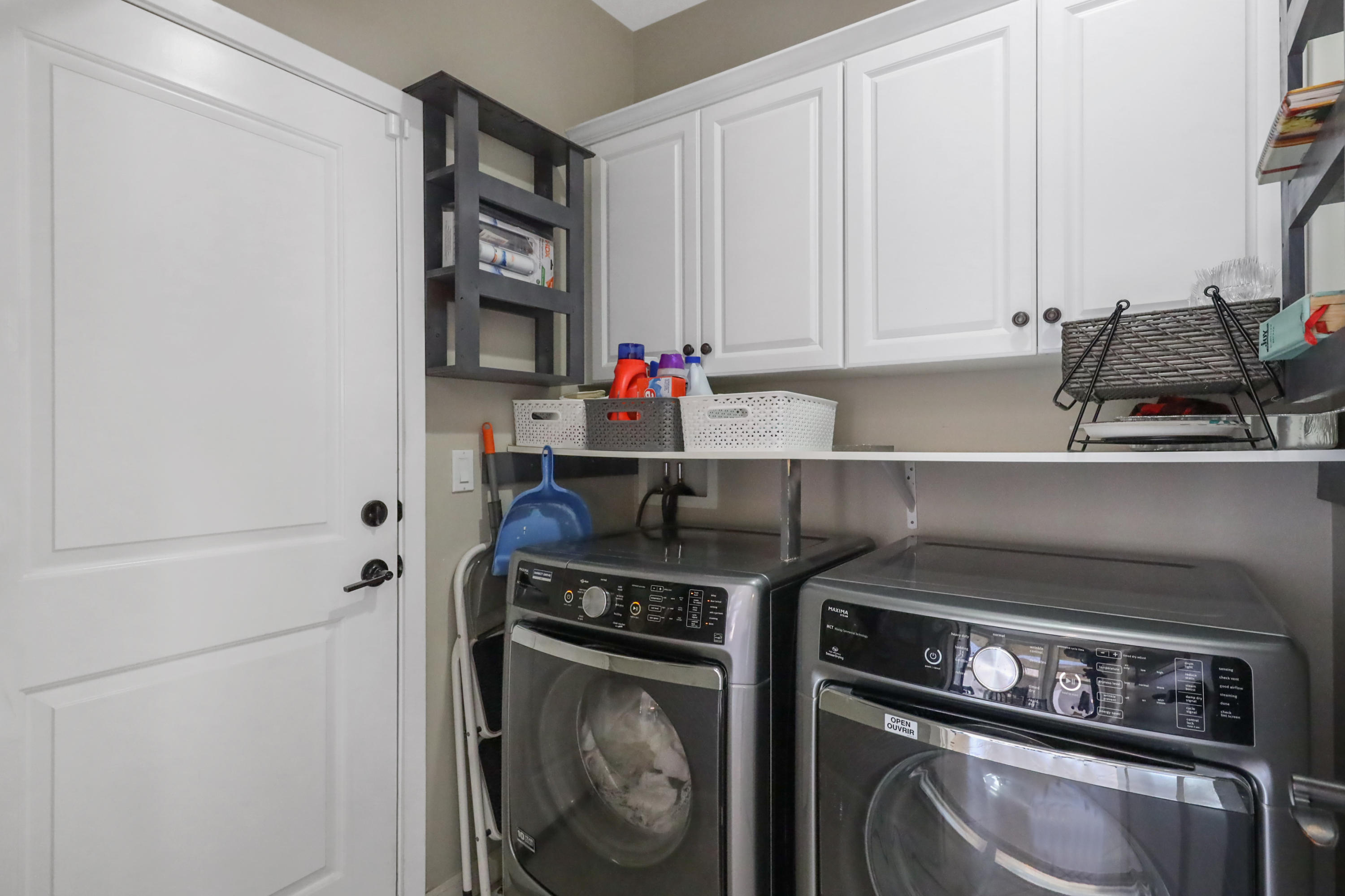 82782 Kingsboro Lane Indio, CA 92201 - Photo 30 of 39 a utility room with dryer and washer