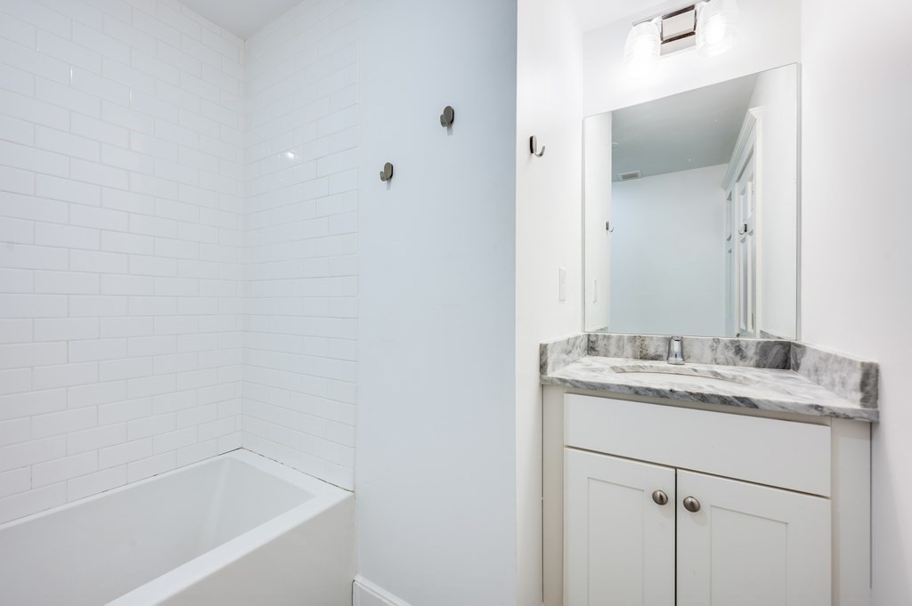 52 Sanborn Street, Unit 7 Reading, MA 01867 - Photo 11 of 29