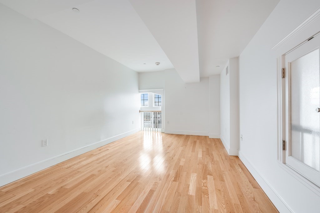 52 Sanborn Street, Unit 7 Reading, MA 01867 - Photo 14 of 29