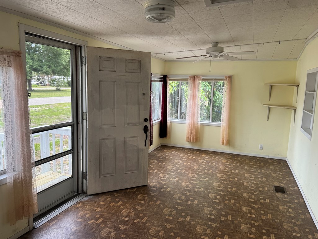 505 3rd Street West Carrabelle, FL 32322 - Photo 9 of 31