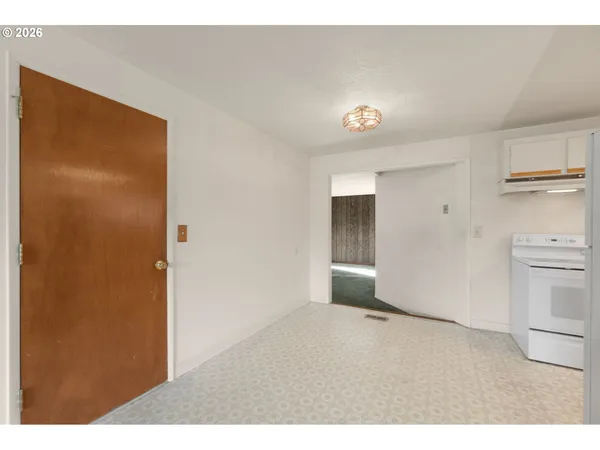 $375,000 | 3805 Southeast 180th Place, Portland, OR 97236