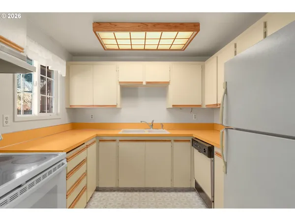 $375,000 | 3805 Southeast 180th Place, Portland, OR 97236