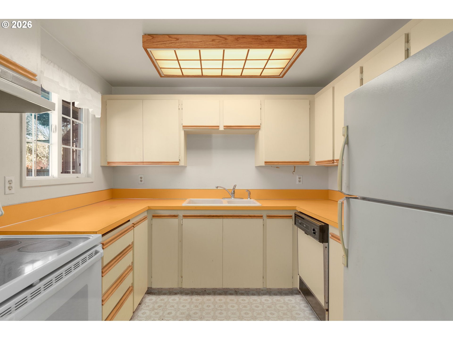 3805 Southeast 180th Place Portland, OR 97236 - Photo 8 of 22