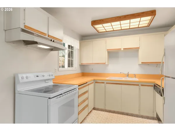 $375,000 | 3805 Southeast 180th Place, Portland, OR 97236