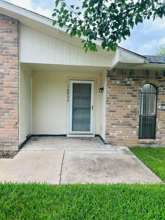 $2,200 | 16902 Castle Fraser Drive, Houston, TX 77084