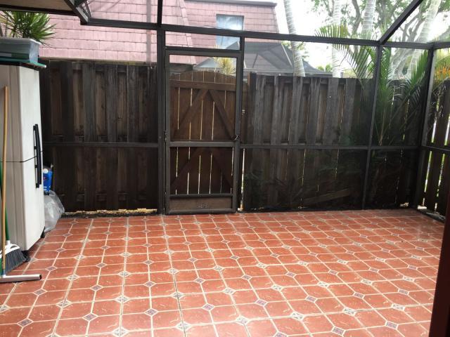 7660 Courtyard Run West Boca Raton, FL 33433 - Photo 2 of 11