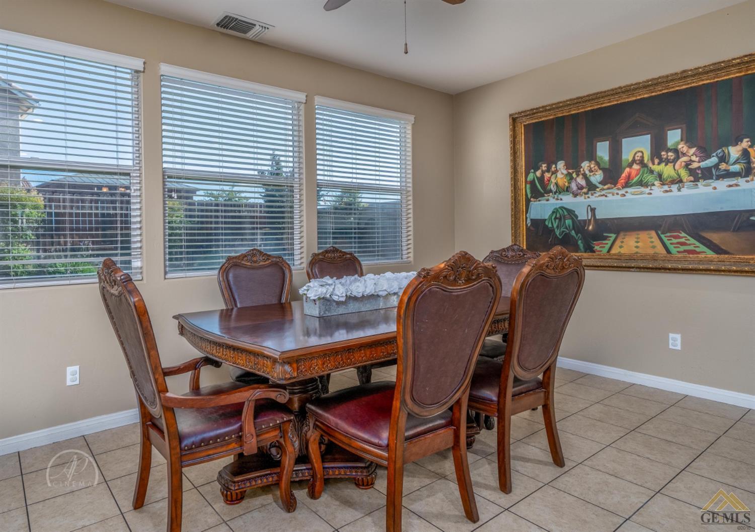 3213 Crescent Ridge Street Bakersfield, CA 93313 - Photo 5 of 27 Gallery Image 5