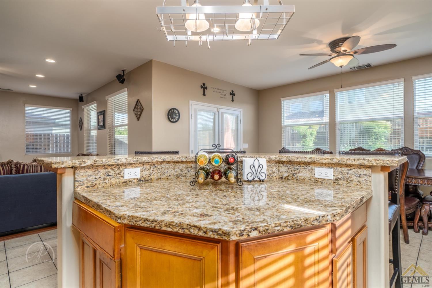 3213 Crescent Ridge Street Bakersfield, CA 93313 - Photo 7 of 27 Gallery Image 7