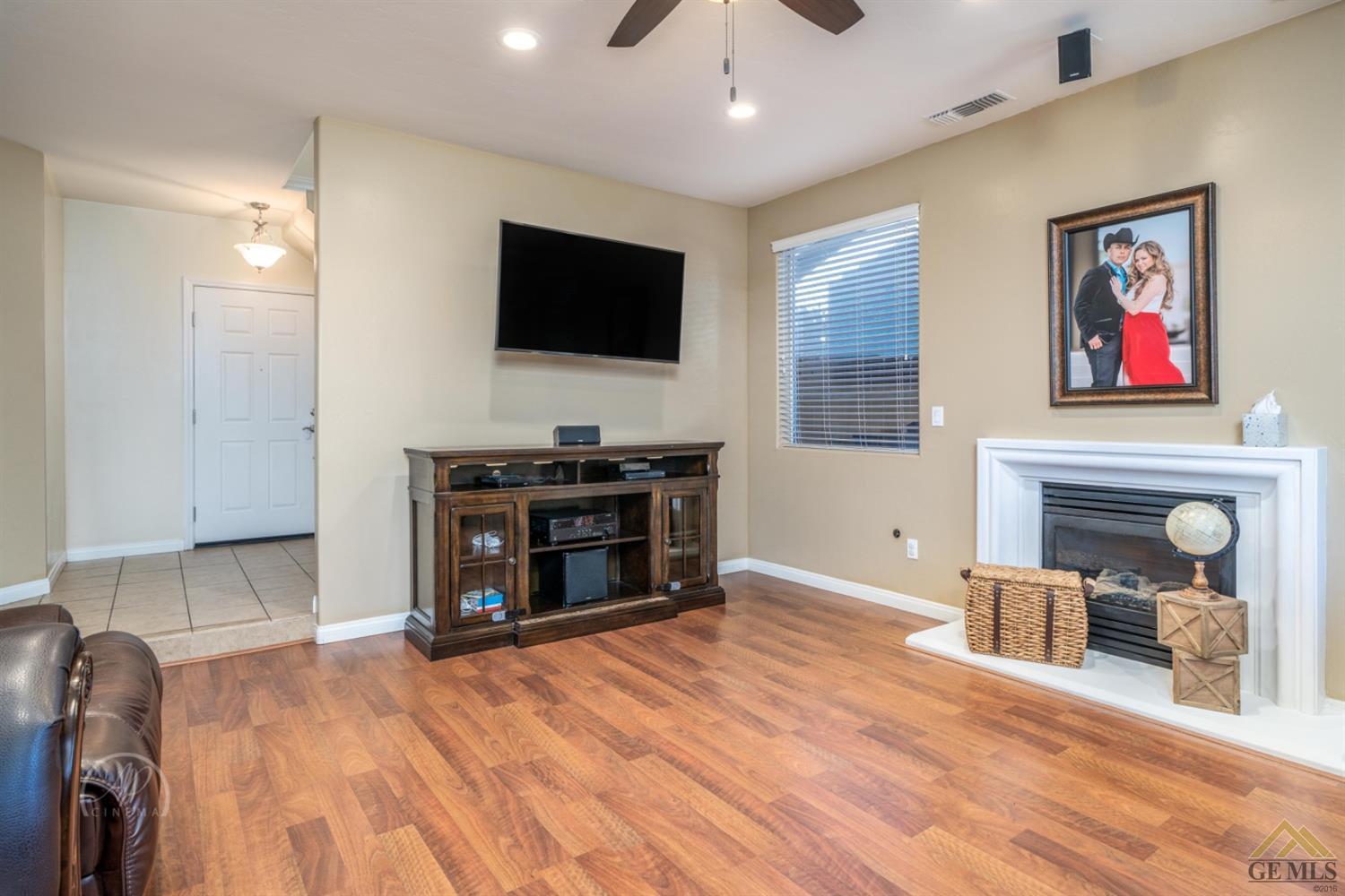 3213 Crescent Ridge Street Bakersfield, CA 93313 - Photo 9 of 27 Gallery Image 9