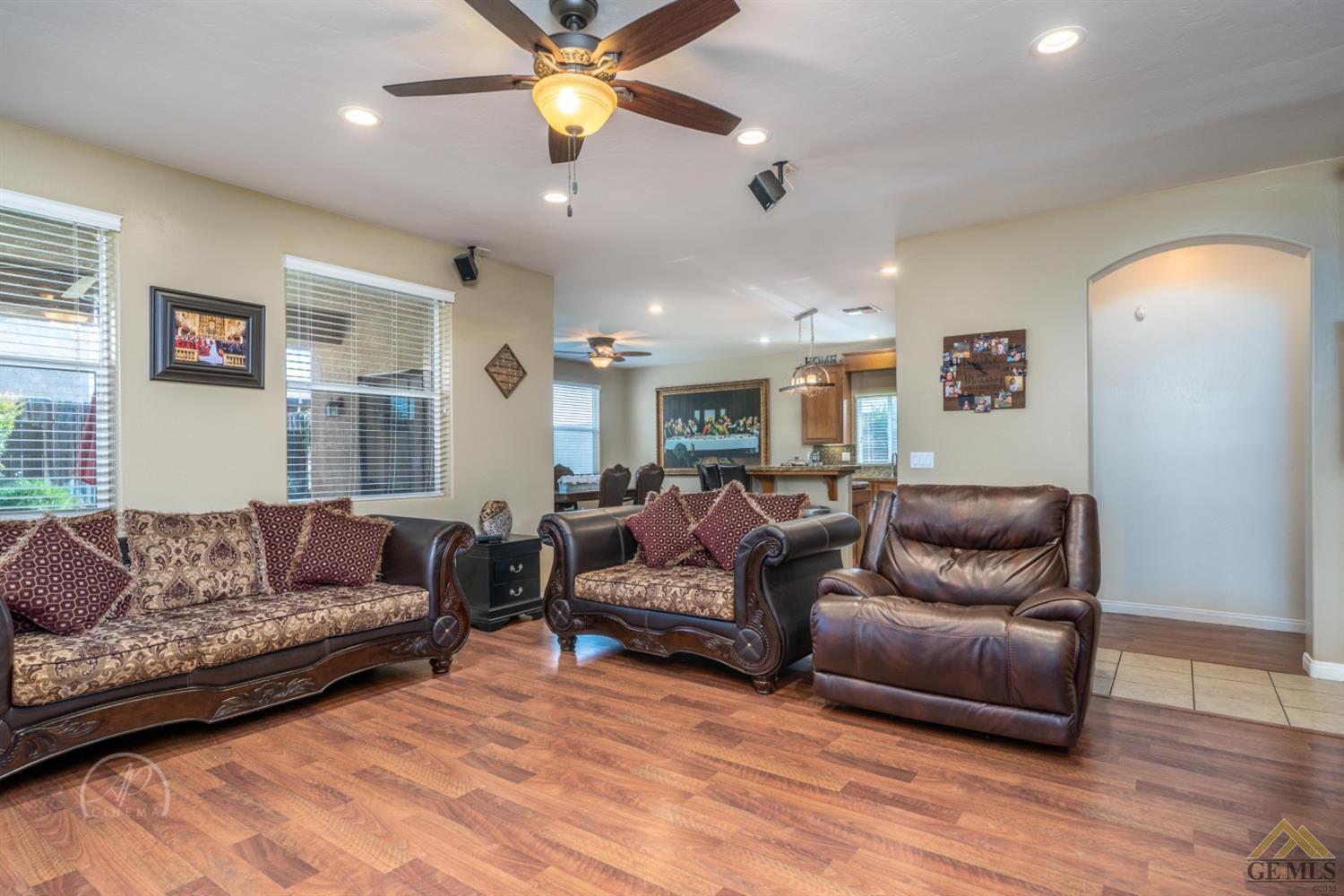 3213 Crescent Ridge Street Bakersfield, CA 93313 - Photo 10 of 27 Gallery Image 10