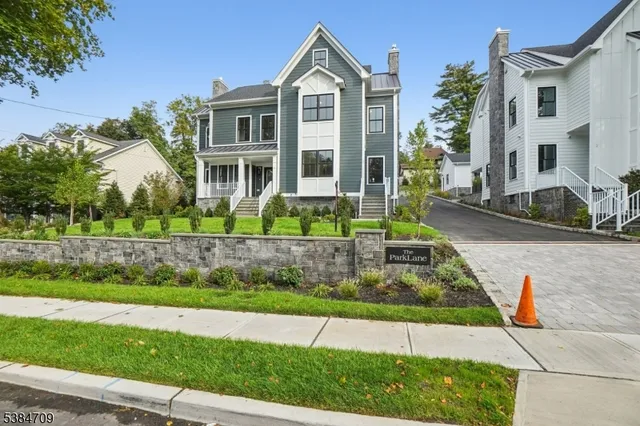 $1,300,000 | 709 Springfield Avenue, Unit 4, Summit, NJ 07901