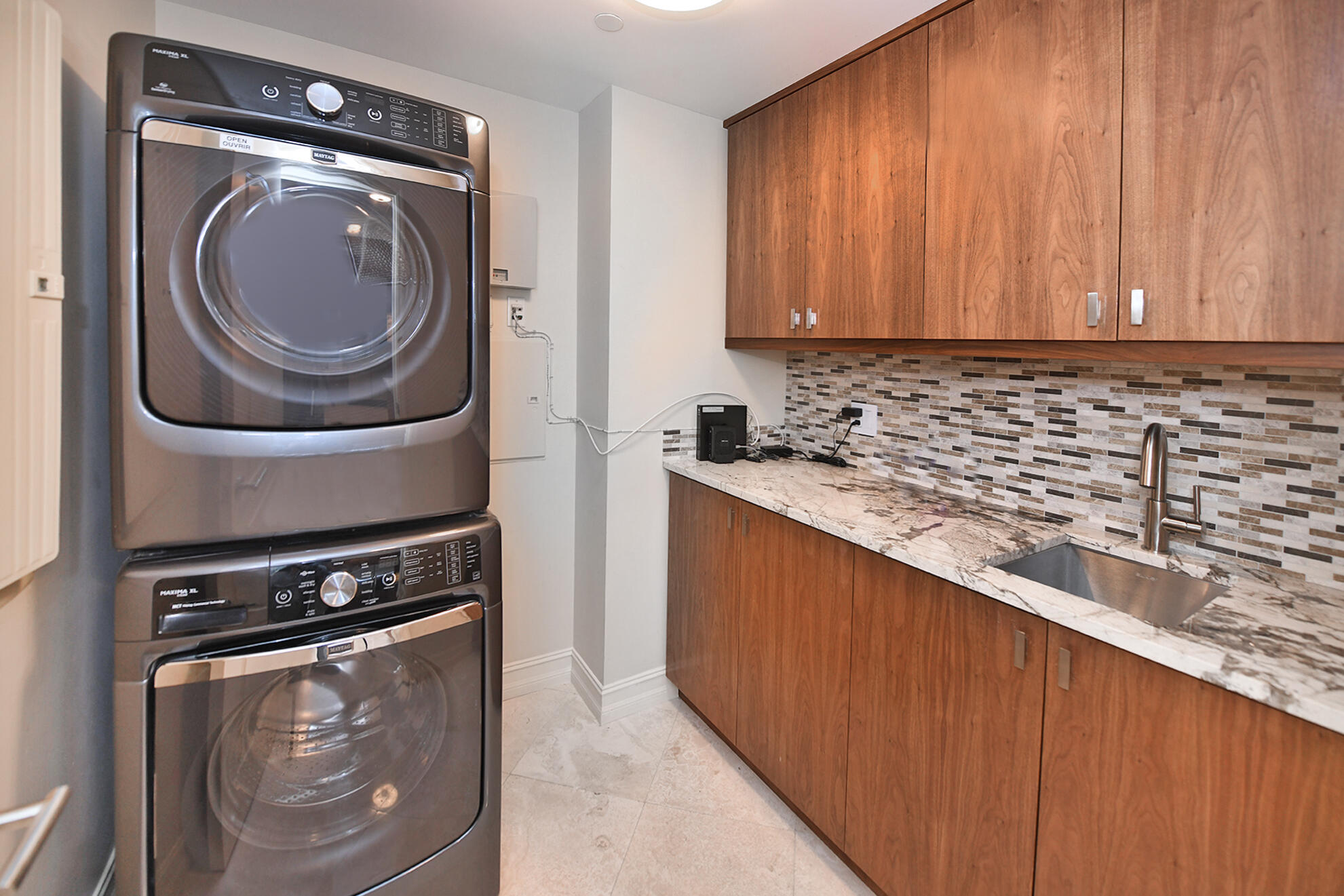 550 Southeast Mizner Boulevard, Unit B206 Boca Raton, FL 33432 - Photo 13 of 37 Laundry Room