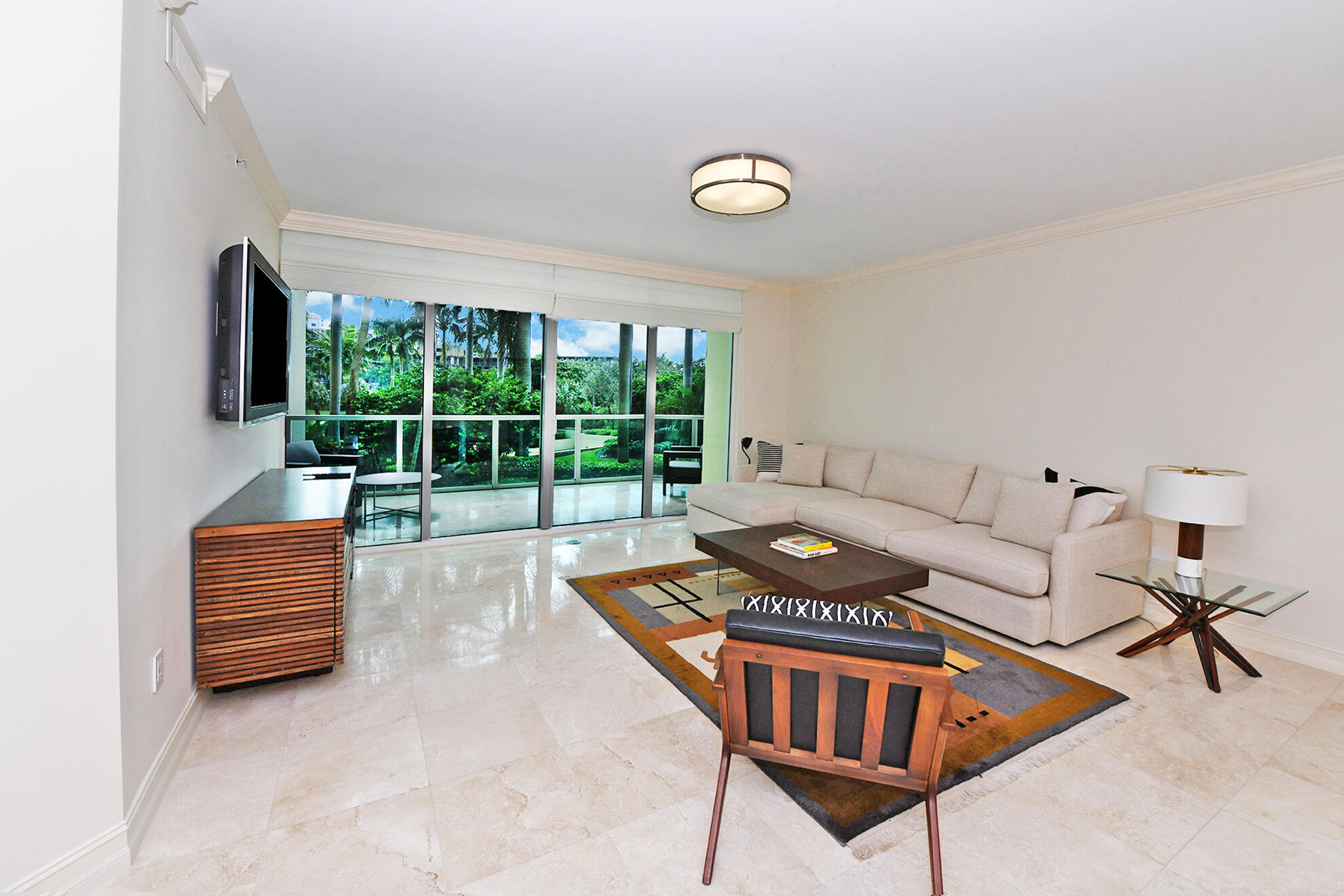 550 Southeast Mizner Boulevard, Unit B206 Boca Raton, FL 33432 - Photo 2 of 37 Living Room