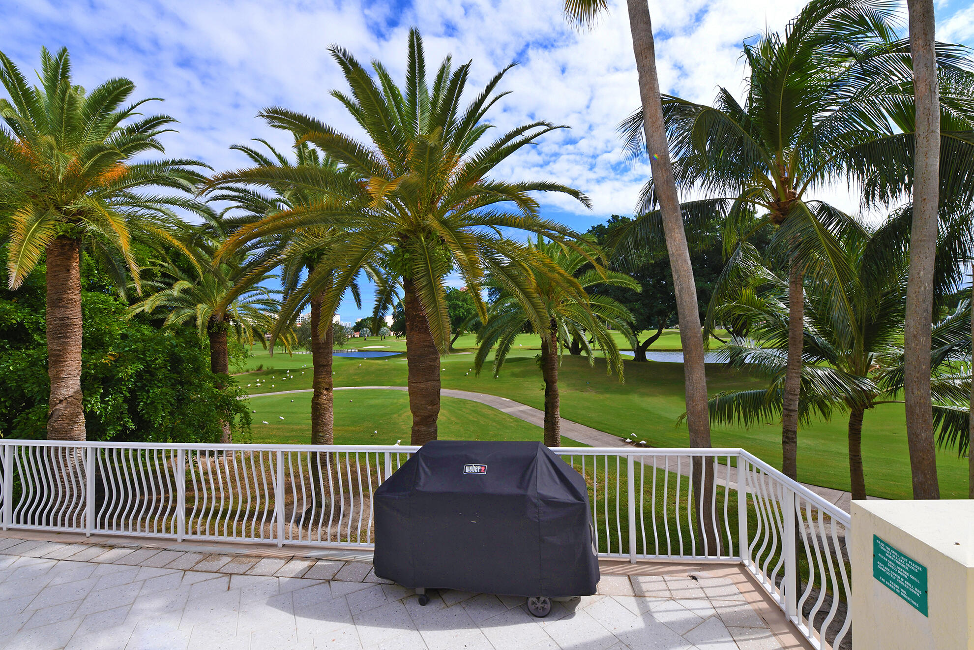 550 Southeast Mizner Boulevard, Unit B206 Boca Raton, FL 33432 - Photo 29 of 37 Barbecue Grill