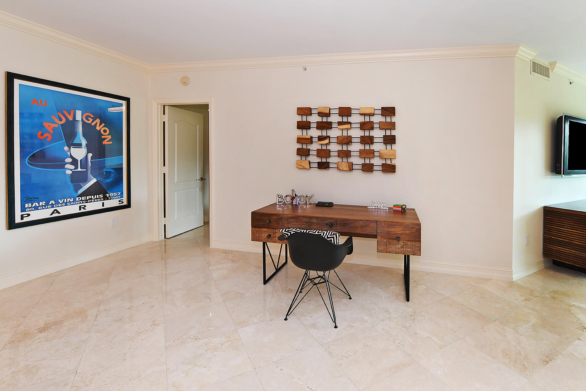 550 Southeast Mizner Boulevard, Unit B206 Boca Raton, FL 33432 - Photo 6 of 37 Living Area
