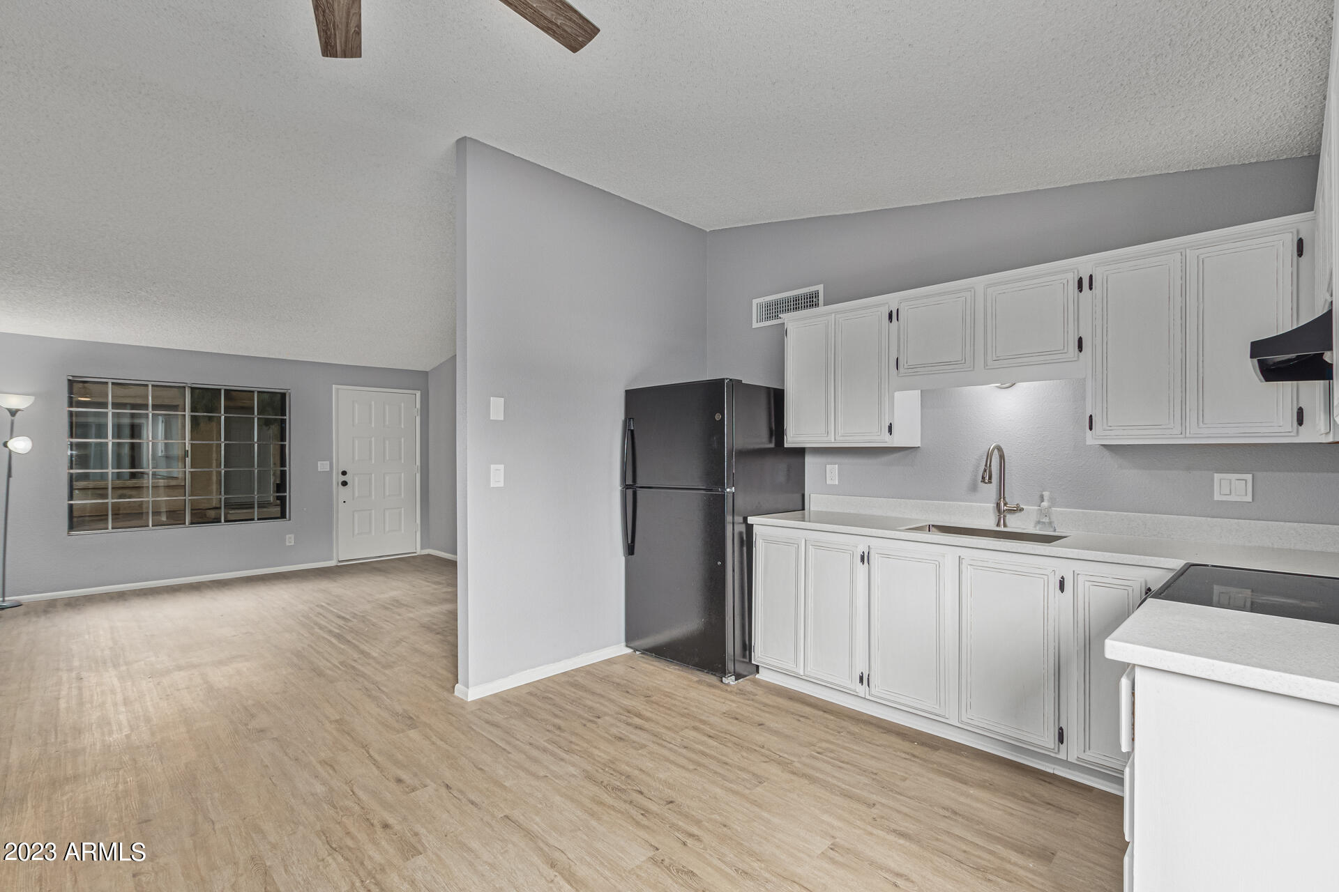 6711 West Osborn Road, Unit 64 Phoenix, AZ 85033 - Photo 9 of 23 11 - Osborn