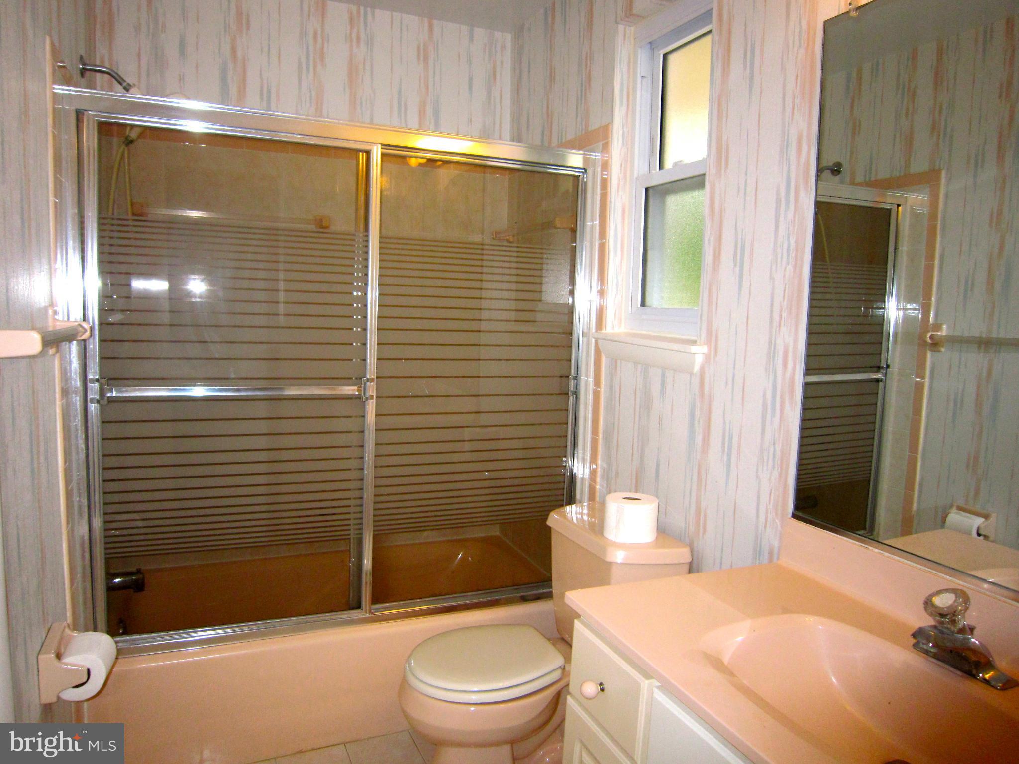 4406 Emden Street Silver Spring, MD 20906 - Photo 21 of 24 Bath (Master)