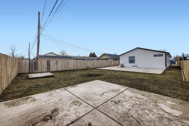 $429,900 | 8048 Jasmine Street, Dupont, CO 80024