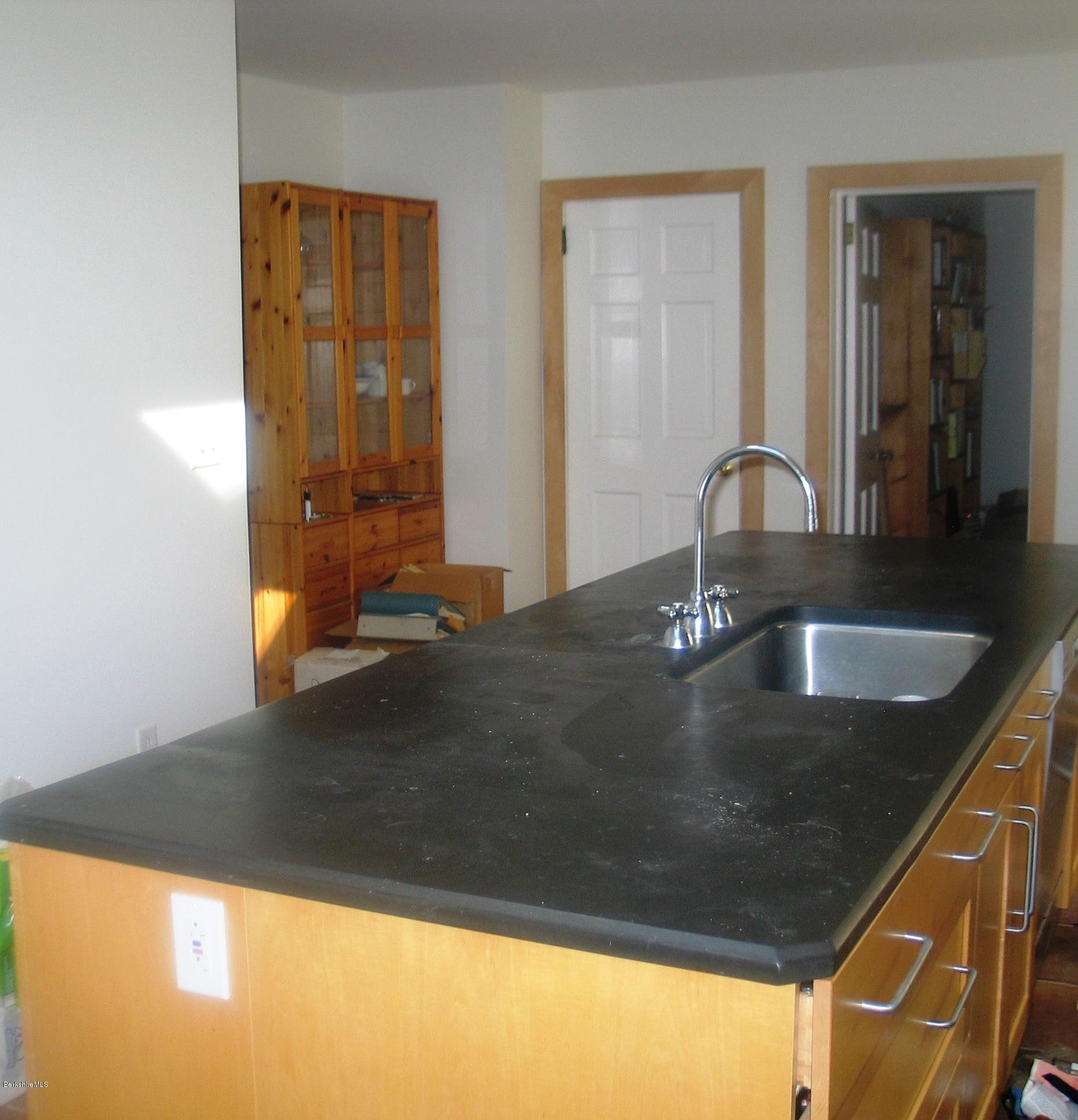 47 Stratton Road Williamstown, MA 01267 - Photo 4 of 12 Center island