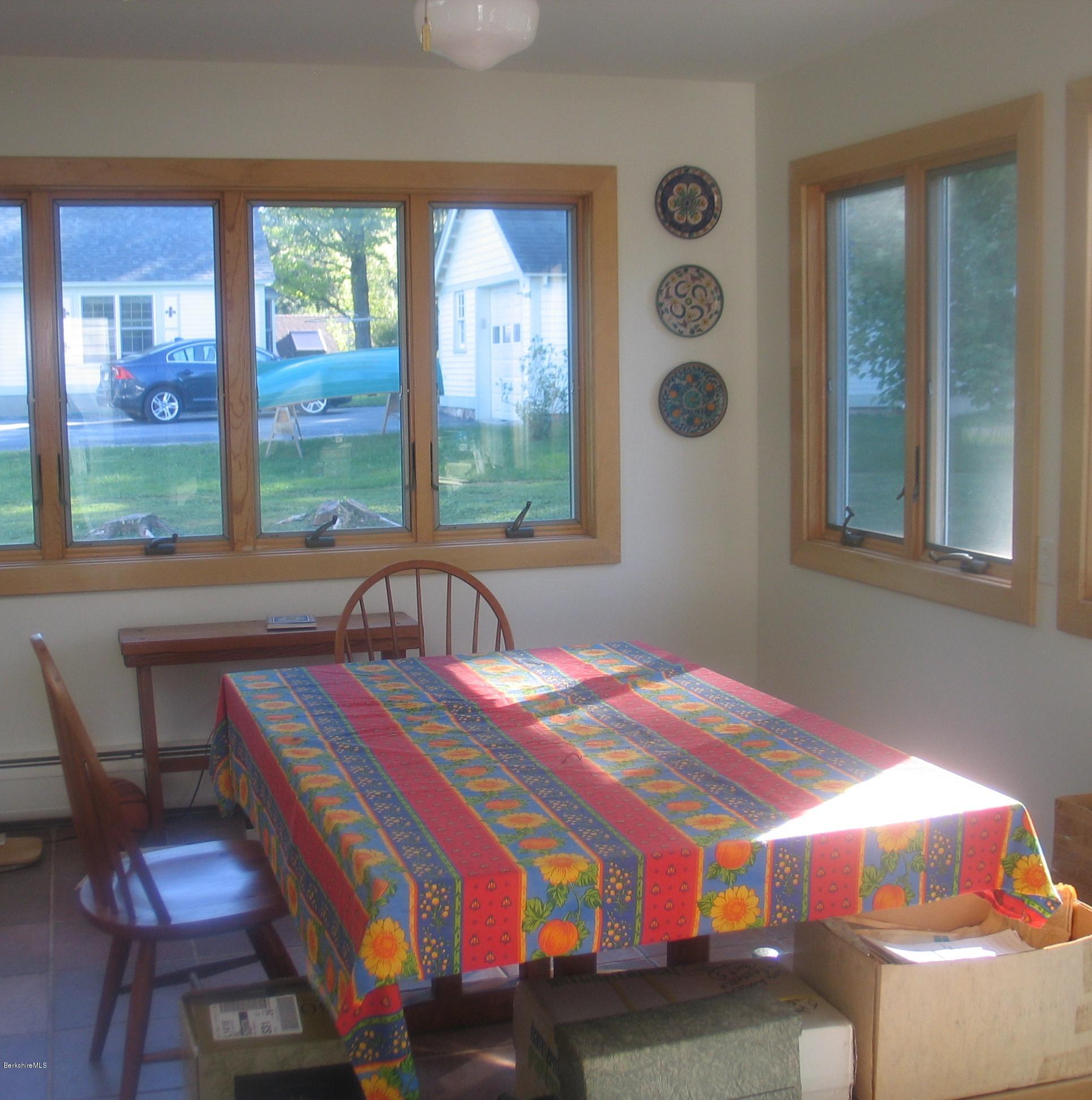 47 Stratton Road Williamstown, MA 01267 - Photo 5 of 12 Eating area