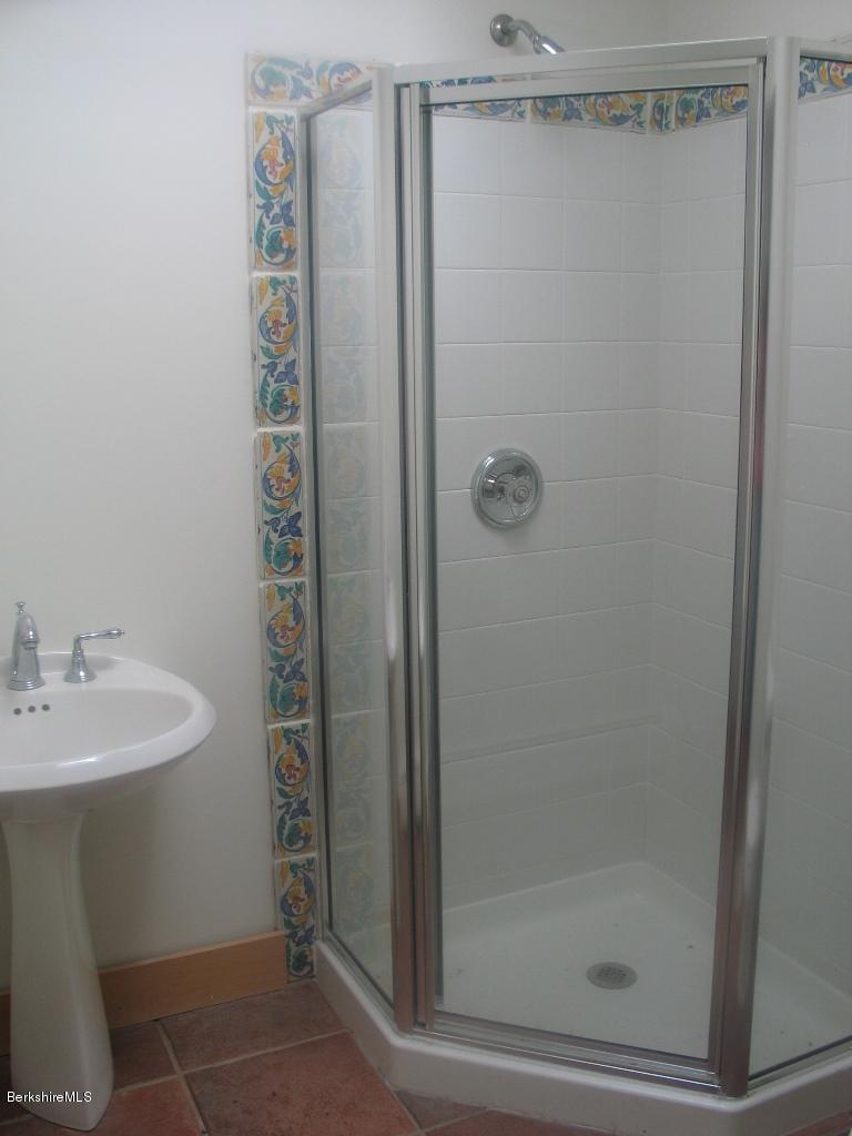 47 Stratton Road Williamstown, MA 01267 - Photo 7 of 12 Bath
