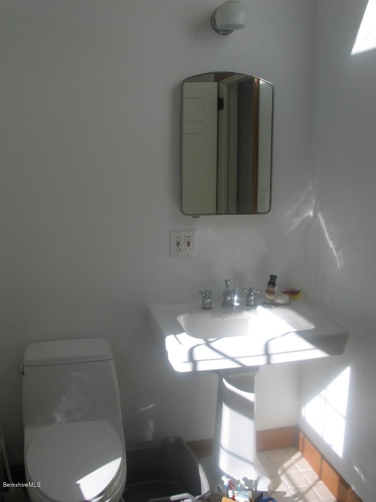 47 Stratton Road Williamstown, MA 01267 - Photo 10 of 12 Bath 2