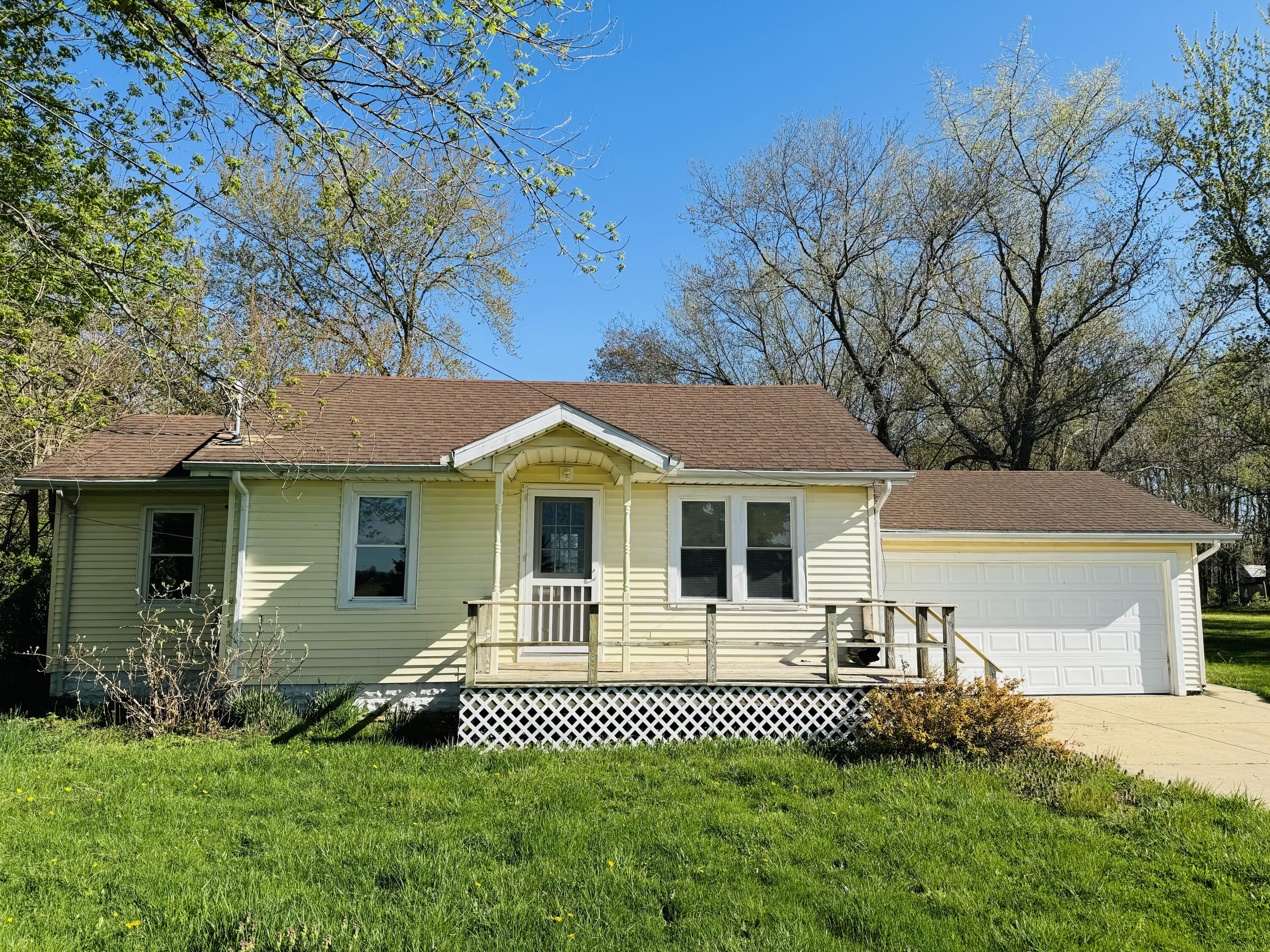 2787 Naomi Road Sodus, MI 49126 - Photo 1 of 22 IMG_0306
