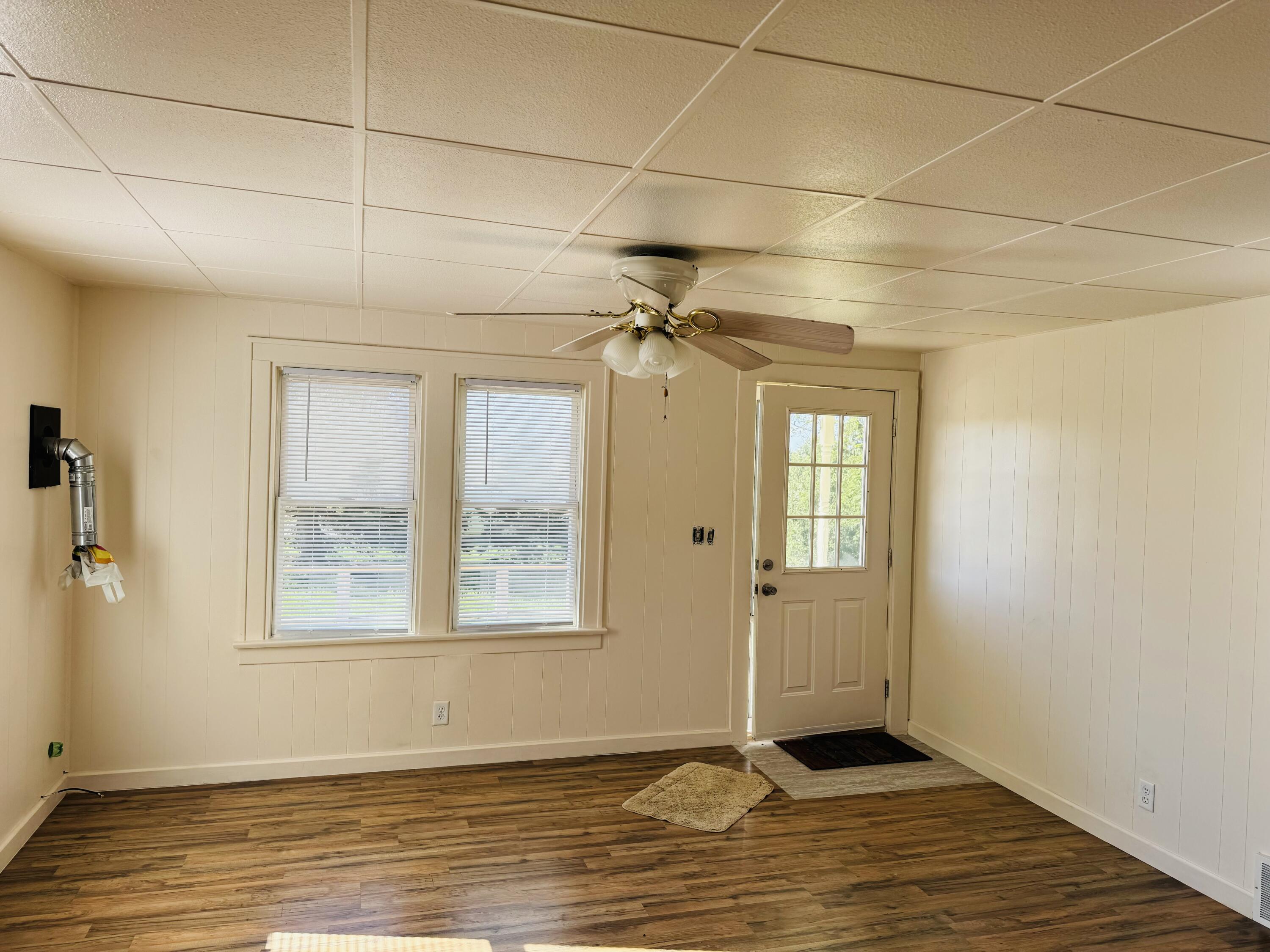 2787 Naomi Road Sodus, MI 49126 - Photo 4 of 22 IMG_0308