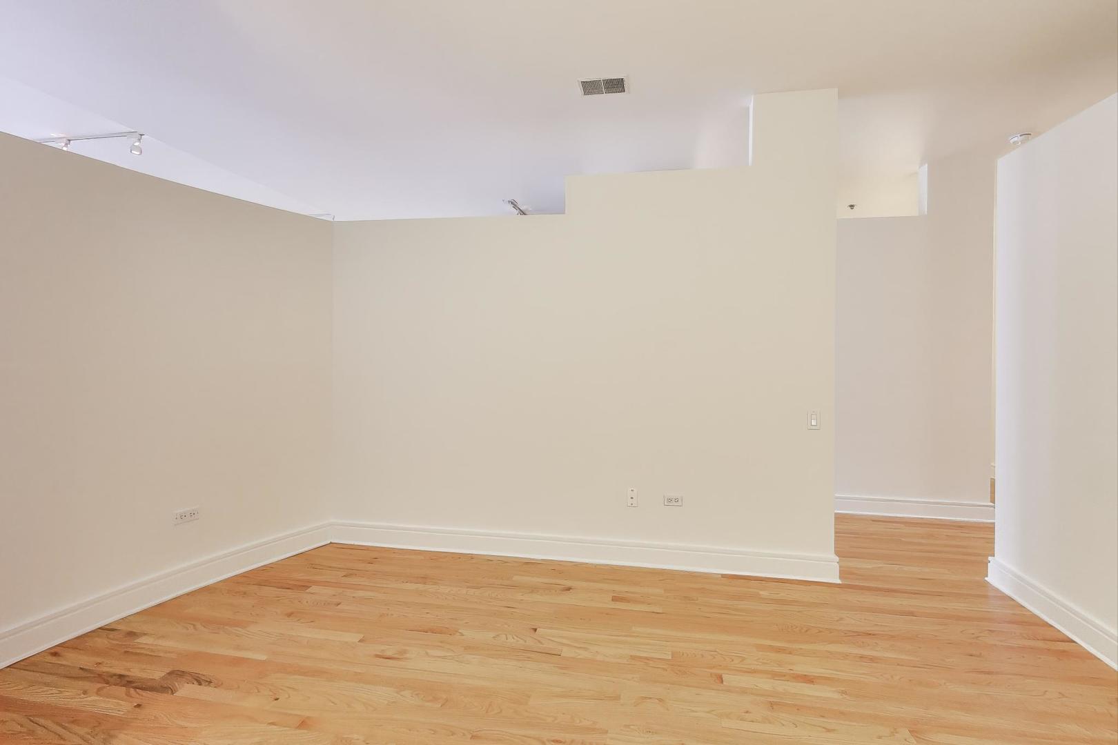 212 West Washington Street, Unit 1708 Chicago, IL 60606 - Photo 15 of 36 a view of an empty room