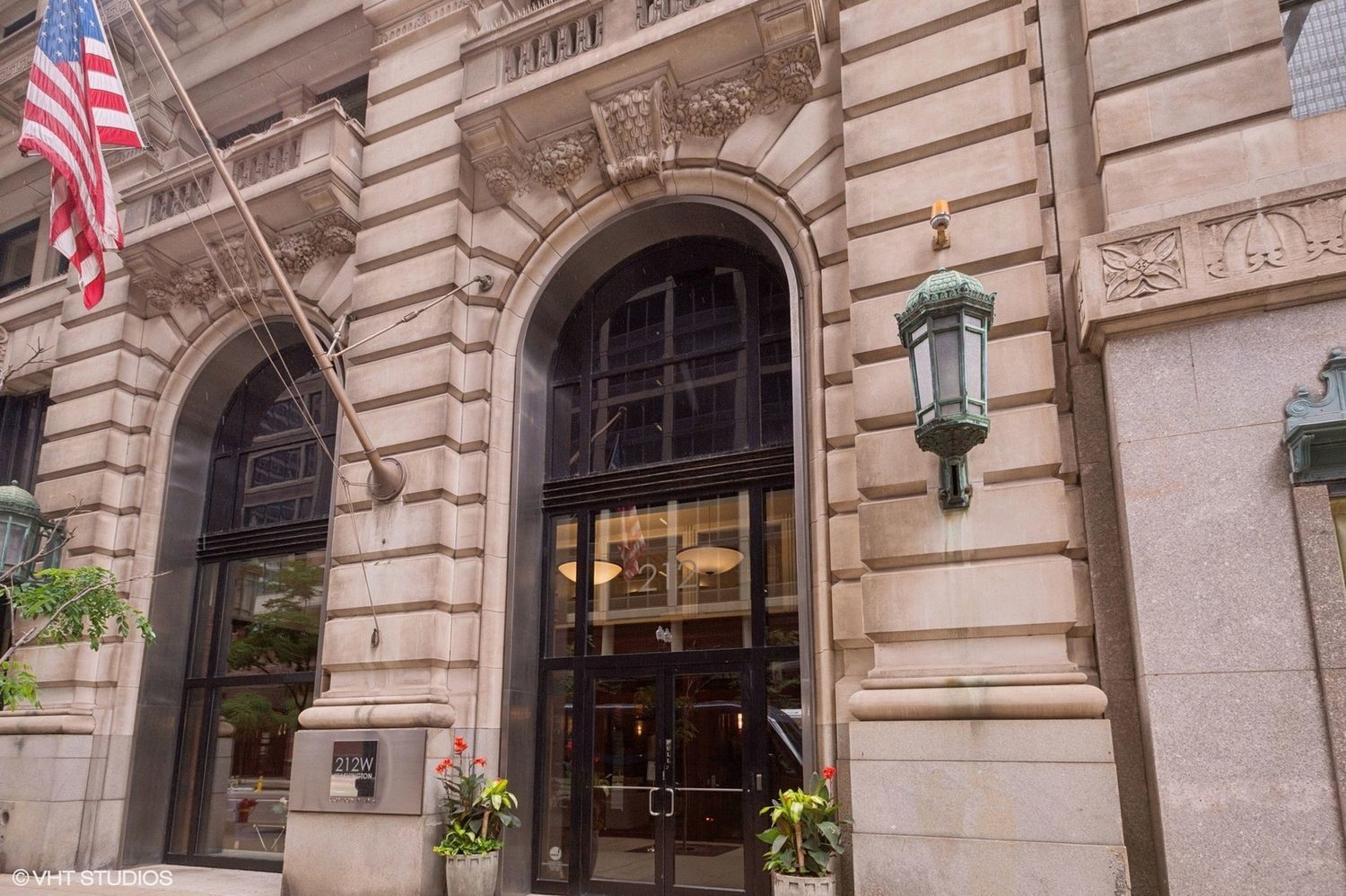 212 West Washington Street, Unit 1708 Chicago, IL 60606 - Photo 35 of 36 a view of entryway with a front door