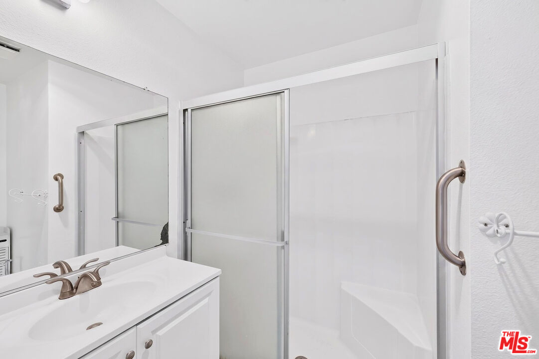19221 Sherman Way, Unit 40 Reseda, CA 91335 - Photo 15 of 39