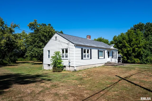 $85,000 | 840 Highway 145, Harrisburg, IL 62946