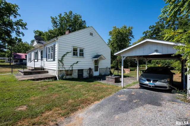 $85,000 | 840 Highway 145, Harrisburg, IL 62946