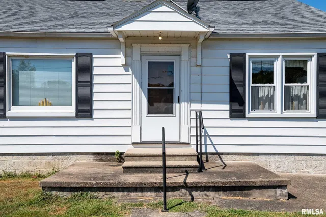 $85,000 | 840 Highway 145, Harrisburg, IL 62946