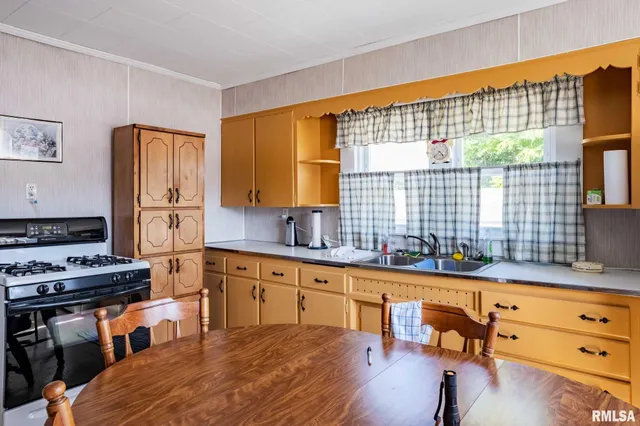 $85,000 | 840 Highway 145, Harrisburg, IL 62946