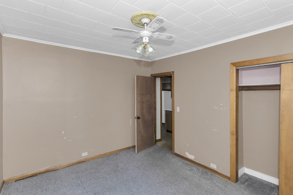 53 Calumet Road Holyoke, MA 01040 - Photo 3 of 24