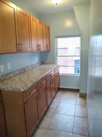 $2,300 | 96 Pleasant Street, Unit 2, Marlborough, MA 01752