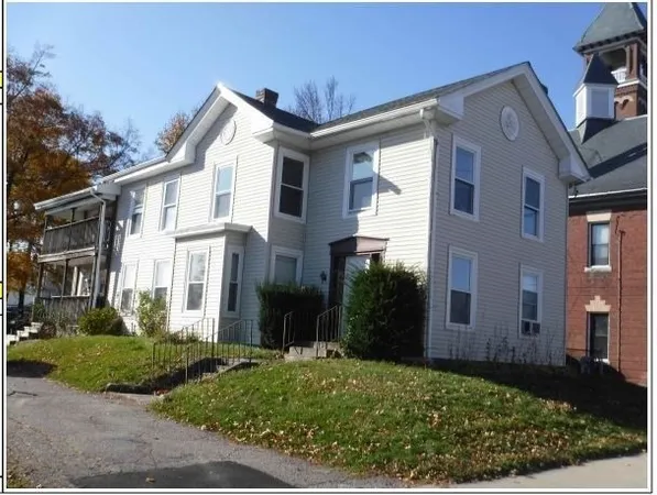 $2,300 | 96 Pleasant Street, Unit 2, Marlborough, MA 01752