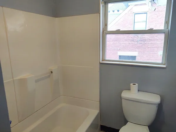 $2,300 | 96 Pleasant Street, Unit 2, Marlborough, MA 01752