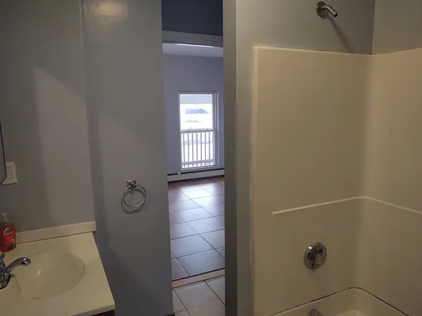 $2,300 | 96 Pleasant Street, Unit 2, Marlborough, MA 01752