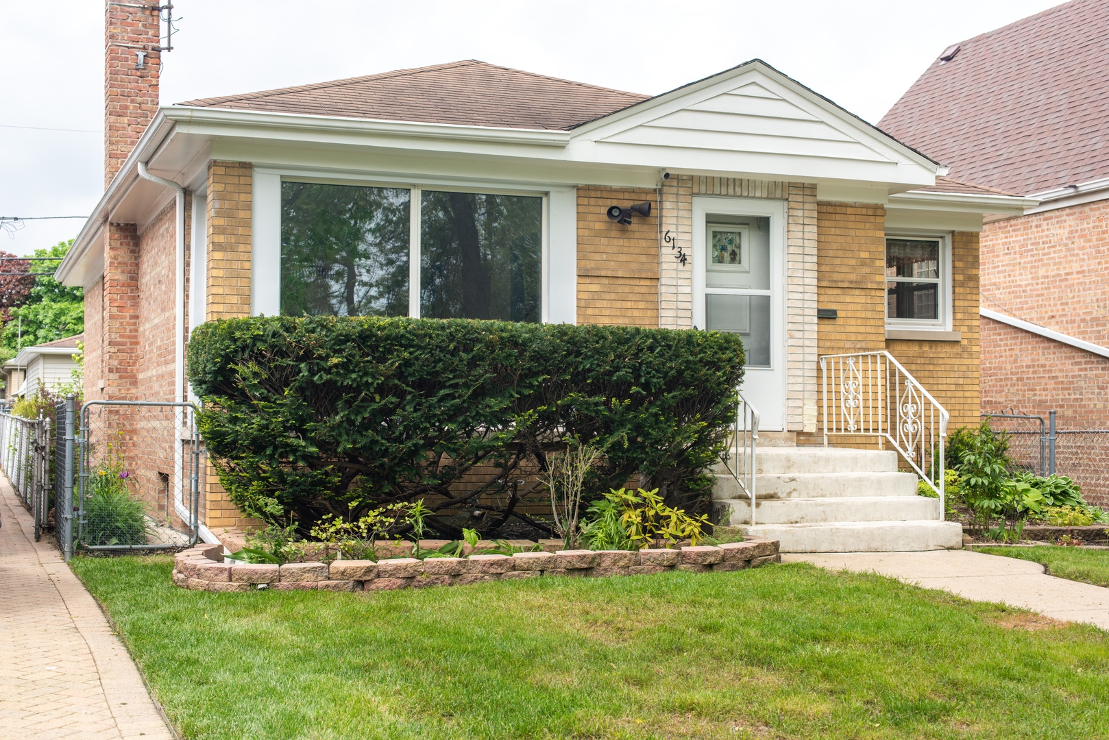 6134 North Keystone Avenue Chicago, IL 60646 - Photo 1 of 15